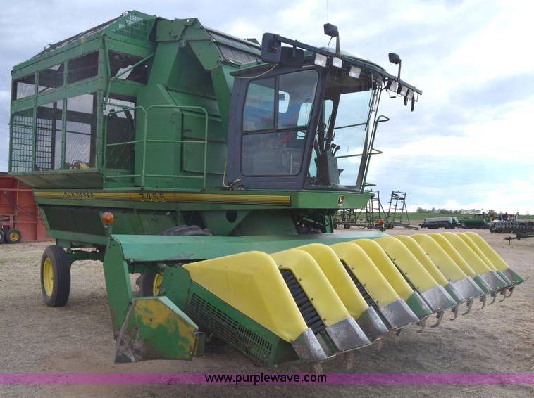 image for item BX9723 1998 John Deere 7455 cotton stripper