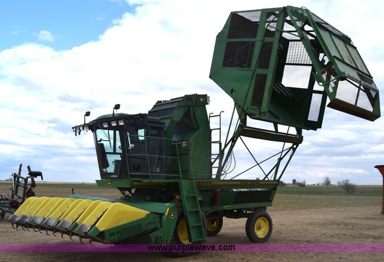 image for item BX9723 1998 John Deere 7455 cotton stripper