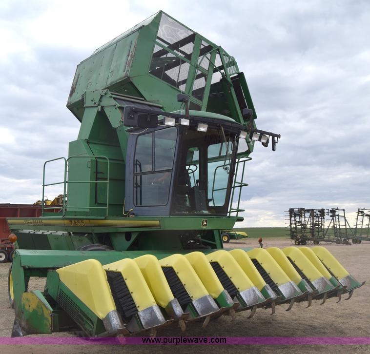 image for item BX9723 1998 John Deere 7455 cotton stripper