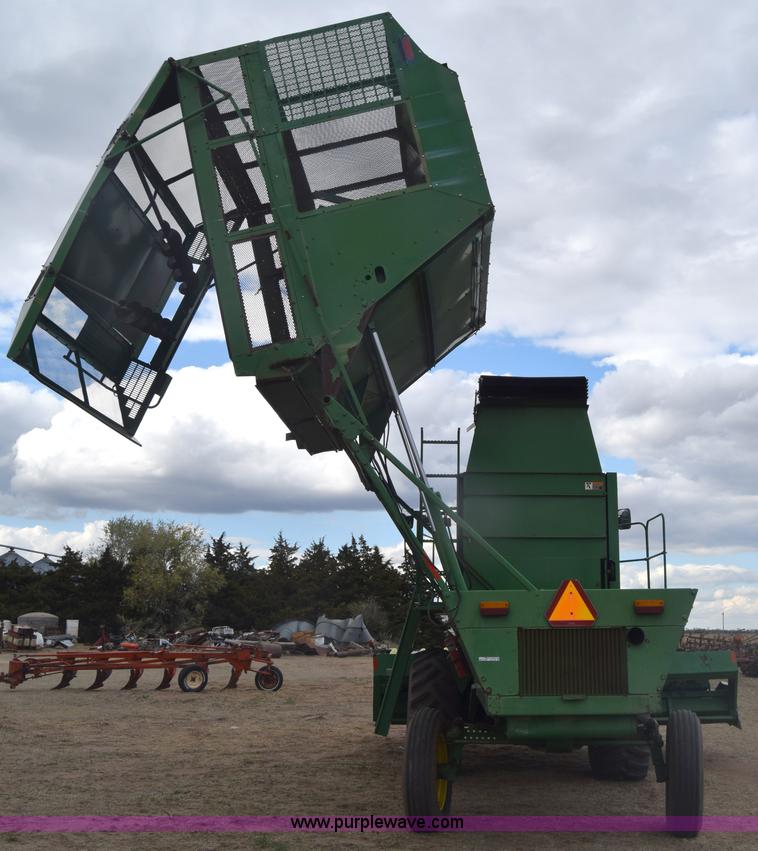 image for item BX9723 1998 John Deere 7455 cotton stripper
