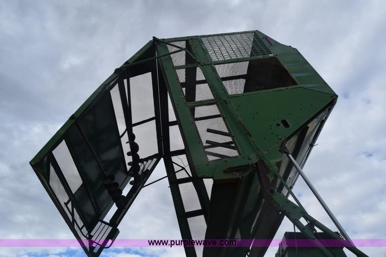 image for item BX9723 1998 John Deere 7455 cotton stripper