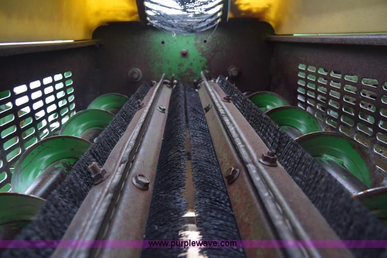 image for item BX9723 1998 John Deere 7455 cotton stripper