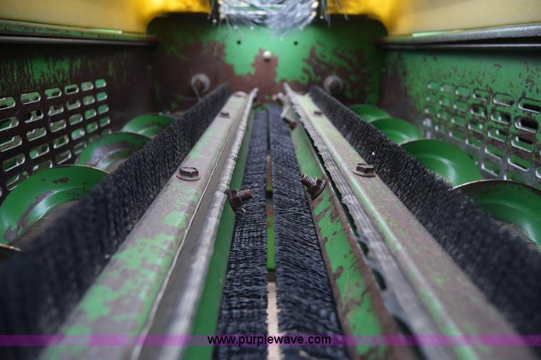 image for item BX9723 1998 John Deere 7455 cotton stripper