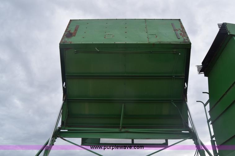 image for item BX9723 1998 John Deere 7455 cotton stripper