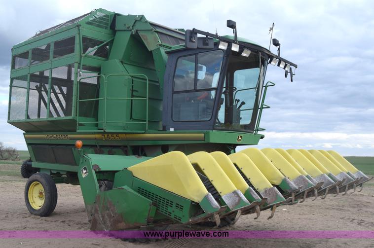 image for item BX9724 1998 John Deere 7455 cotton stripper