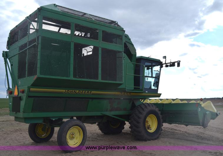 image for item BX9724 1998 John Deere 7455 cotton stripper