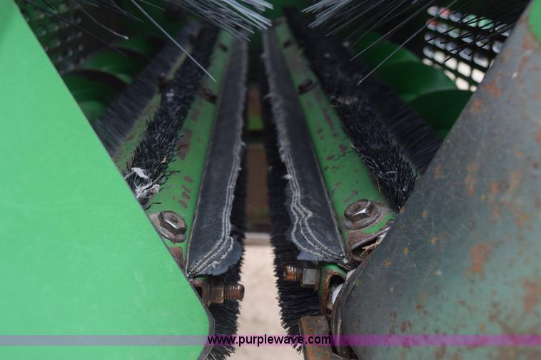 image for item BX9724 1998 John Deere 7455 cotton stripper