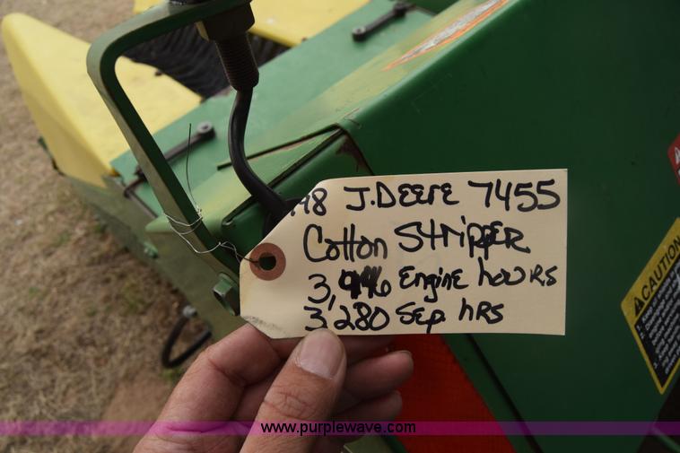 image for item BX9724 1998 John Deere 7455 cotton stripper
