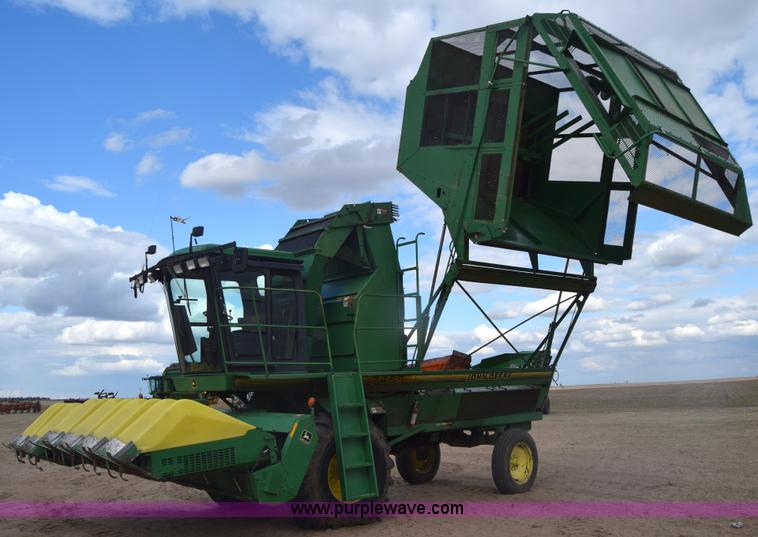 image for item BX9724 1998 John Deere 7455 cotton stripper
