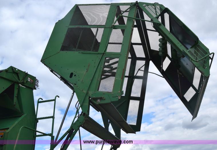 image for item BX9724 1998 John Deere 7455 cotton stripper