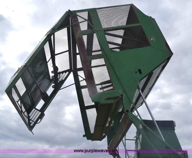 image for item BX9724 1998 John Deere 7455 cotton stripper