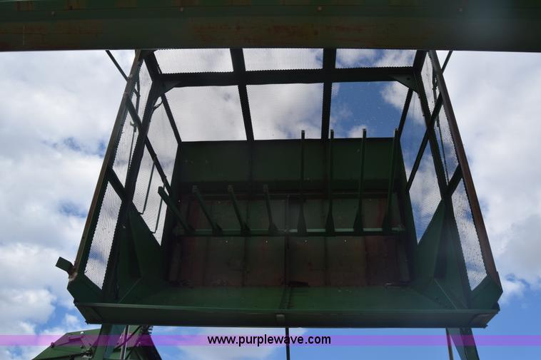 image for item BX9724 1998 John Deere 7455 cotton stripper