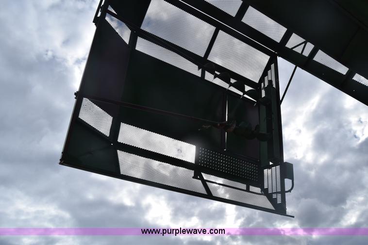 image for item BX9724 1998 John Deere 7455 cotton stripper