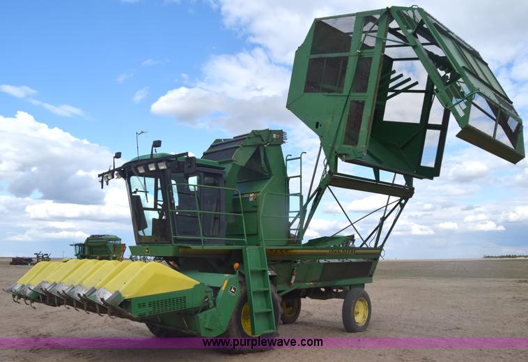 image for item BX9724 1998 John Deere 7455 cotton stripper