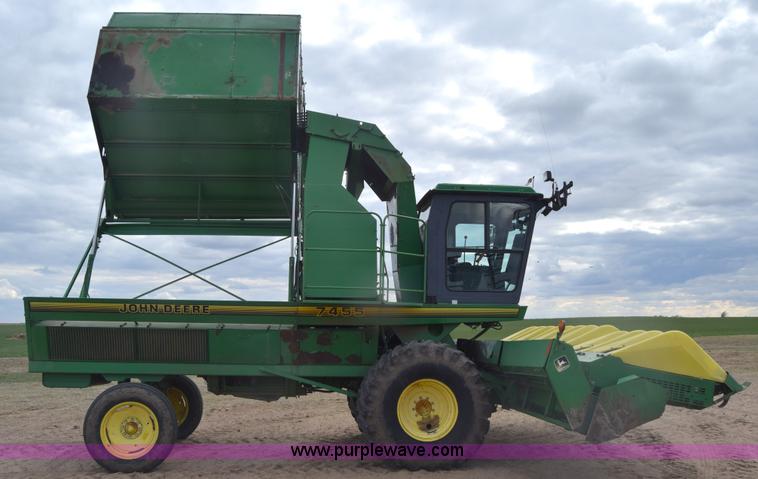 image for item BX9724 1998 John Deere 7455 cotton stripper
