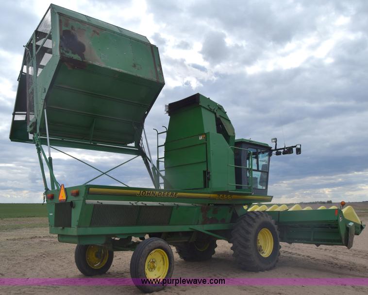 image for item BX9724 1998 John Deere 7455 cotton stripper