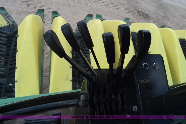 image for item BX9724 1998 John Deere 7455 cotton stripper