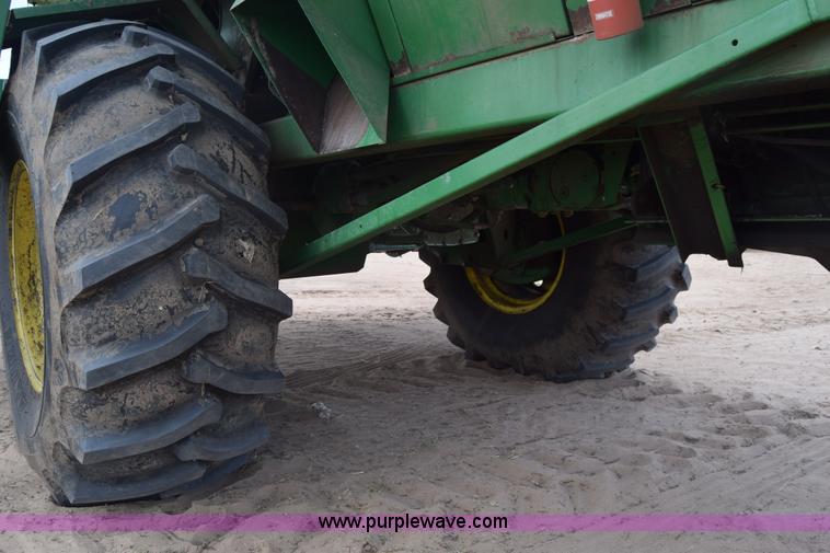 image for item BX9724 1998 John Deere 7455 cotton stripper