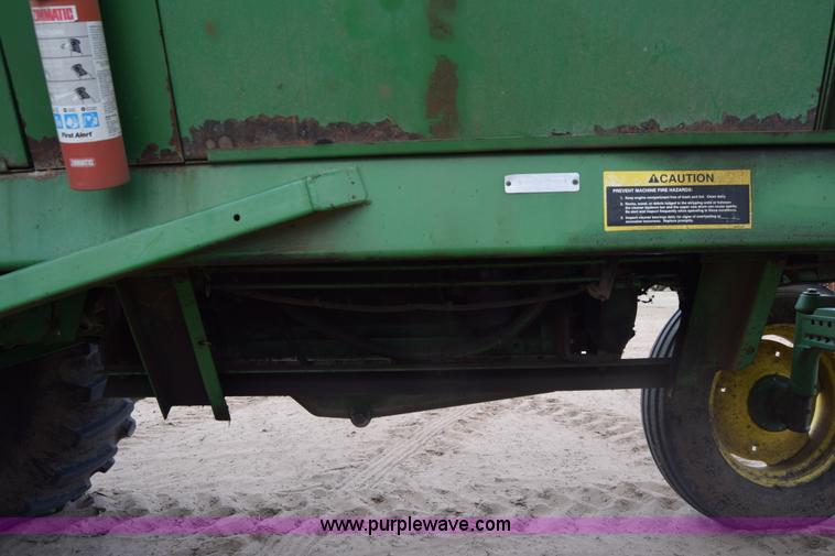 image for item BX9724 1998 John Deere 7455 cotton stripper