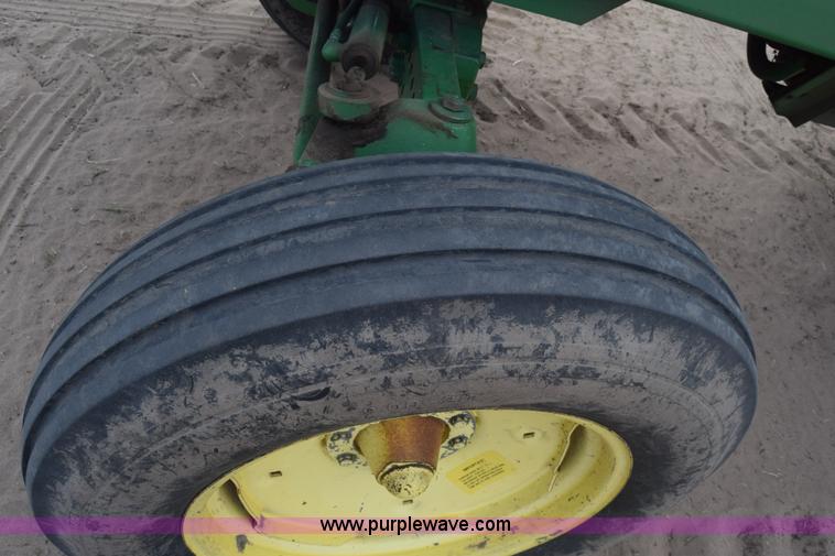 image for item BX9724 1998 John Deere 7455 cotton stripper