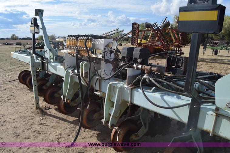 image for item BX9727 Orthman 1TRIPR cultivator