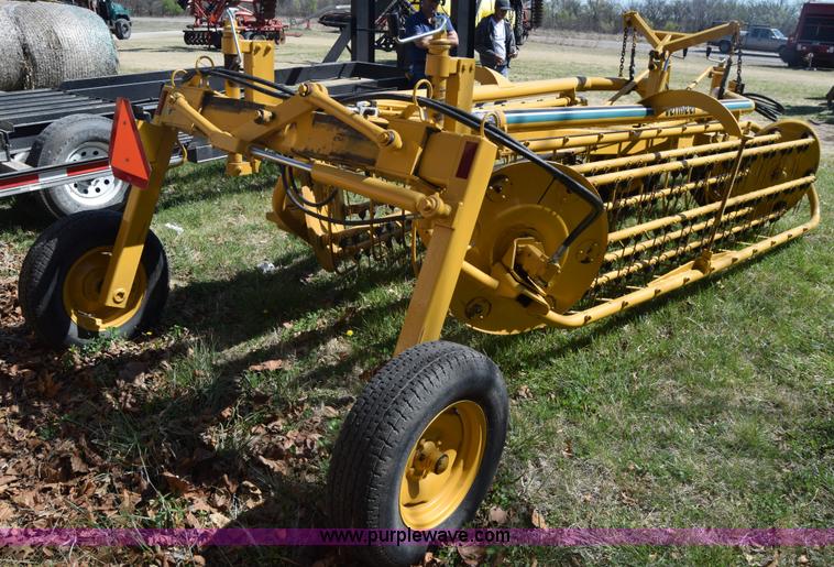 image for item BX9930 Vermeer R23A hay rake