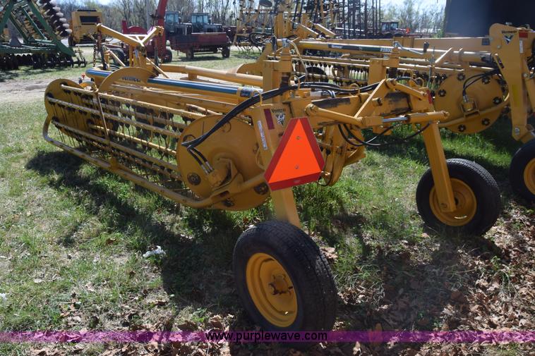 image for item BX9930 Vermeer R23A hay rake