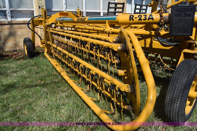 image for item BX9930 Vermeer R23A hay rake