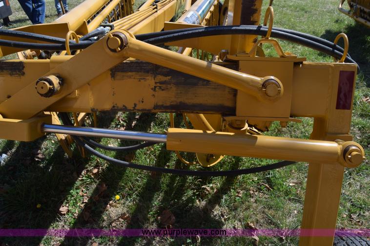 image for item BX9930 Vermeer R23A hay rake