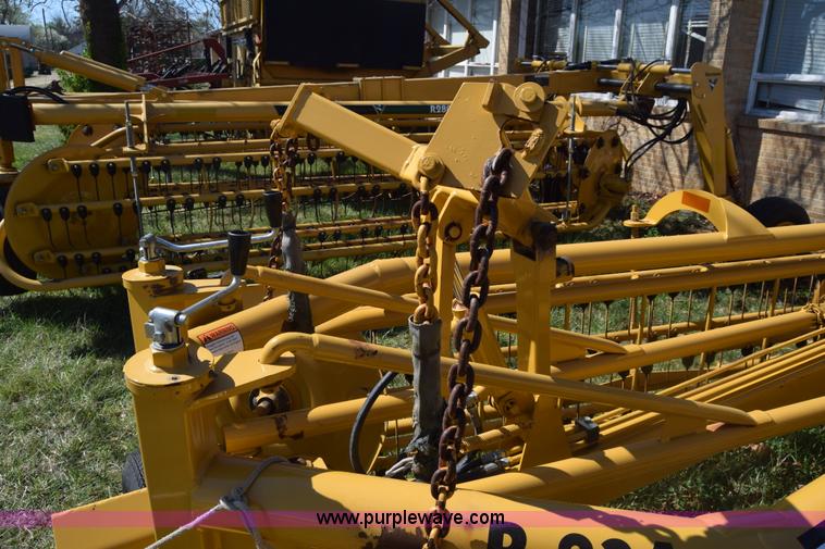 image for item BX9930 Vermeer R23A hay rake