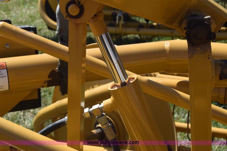 image for item BX9930 Vermeer R23A hay rake