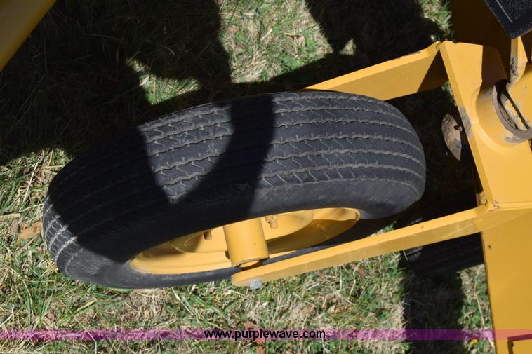 image for item BX9930 Vermeer R23A hay rake