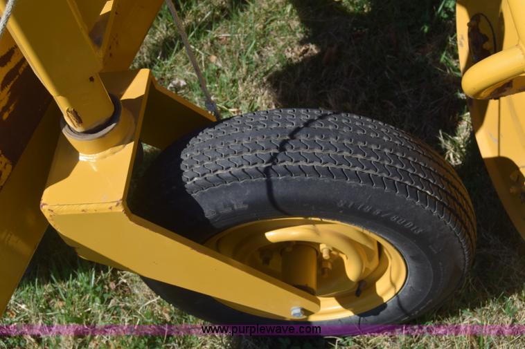 image for item BX9930 Vermeer R23A hay rake