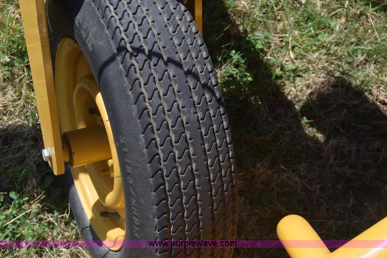 image for item BX9930 Vermeer R23A hay rake