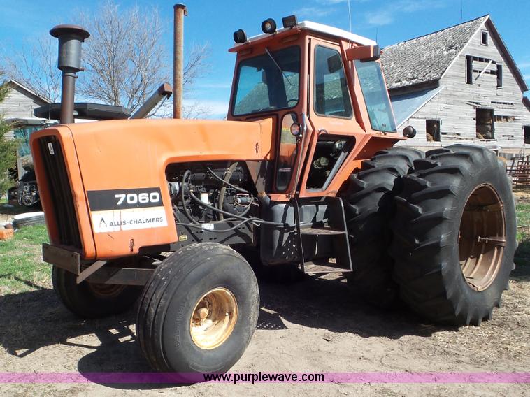 image for item CD9921 1979 Allis Chalmers 7060 tractor