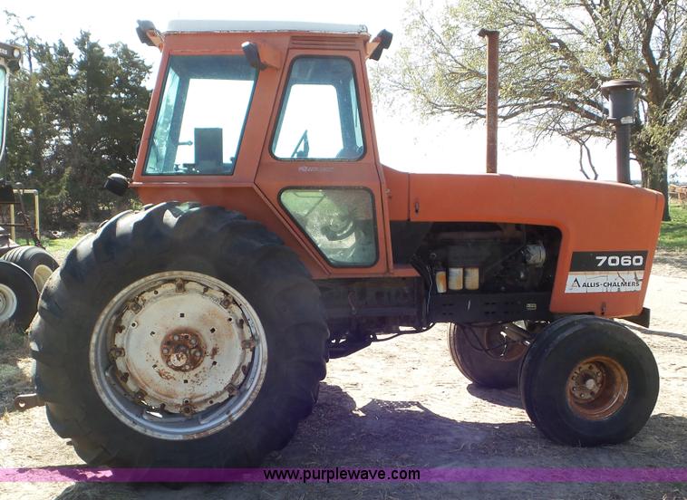 image for item CD9921 1979 Allis Chalmers 7060 tractor