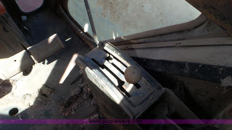 image for item CD9921 1979 Allis Chalmers 7060 tractor