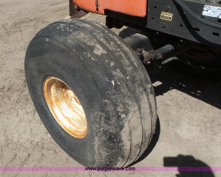 image for item CD9921 1979 Allis Chalmers 7060 tractor