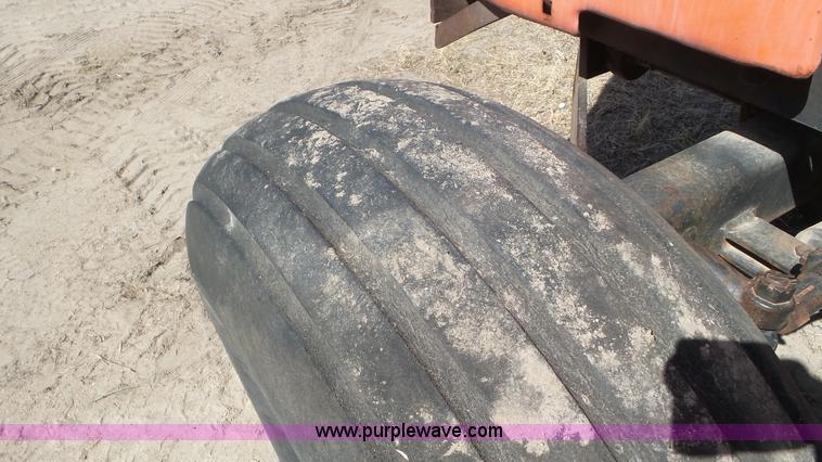 image for item CD9921 1979 Allis Chalmers 7060 tractor