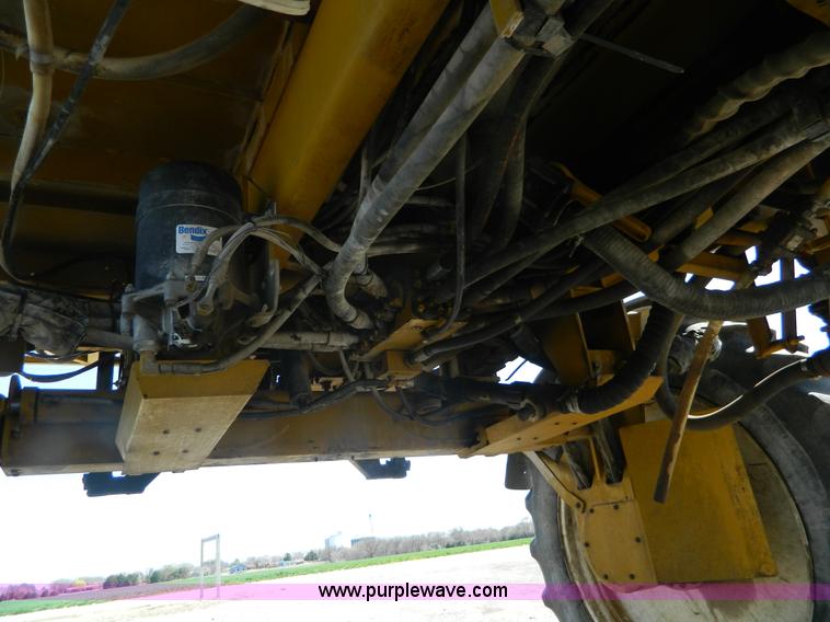 image for item J5144 1997 Ag-Chem RoGator 854 self-propelled applicator