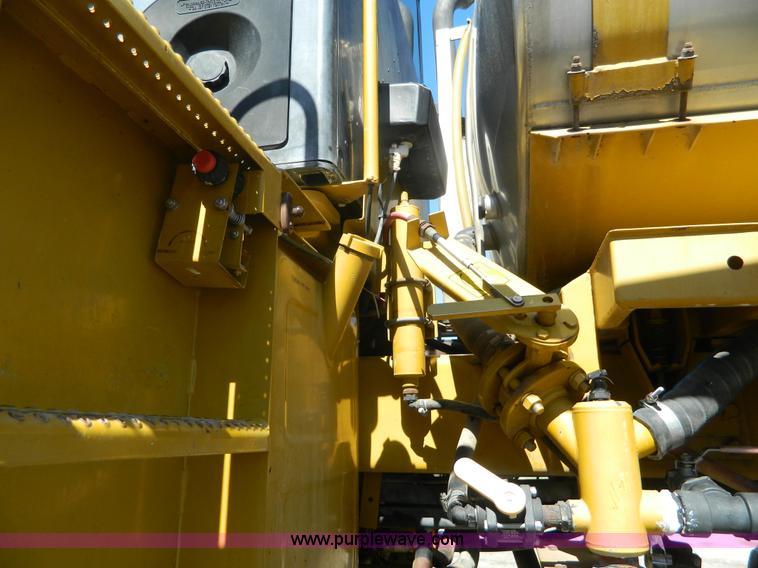 image for item J5144 1997 Ag-Chem RoGator 854 self-propelled applicator