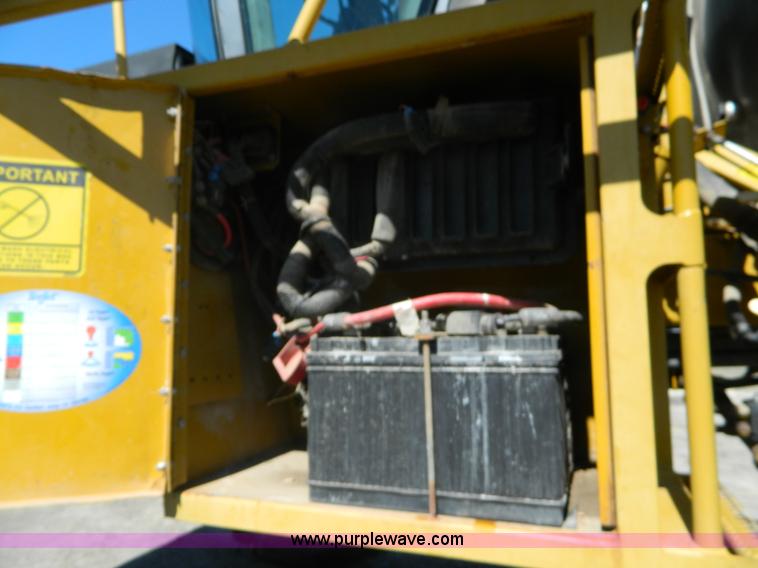 image for item J5144 1997 Ag-Chem RoGator 854 self-propelled applicator