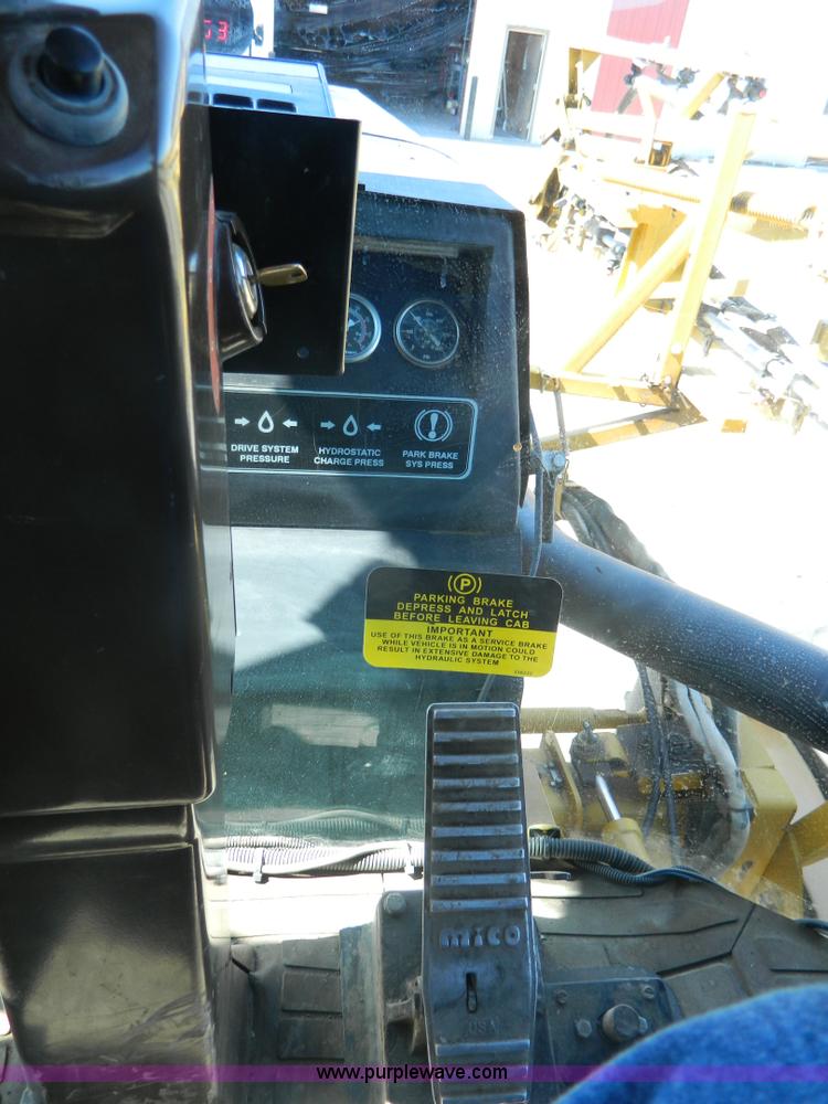 image for item J5144 1997 Ag-Chem RoGator 854 self-propelled applicator