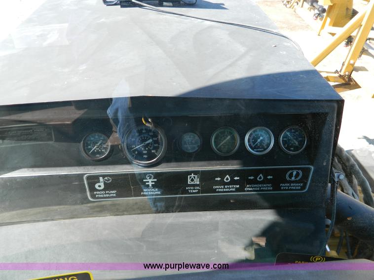 image for item J5144 1997 Ag-Chem RoGator 854 self-propelled applicator