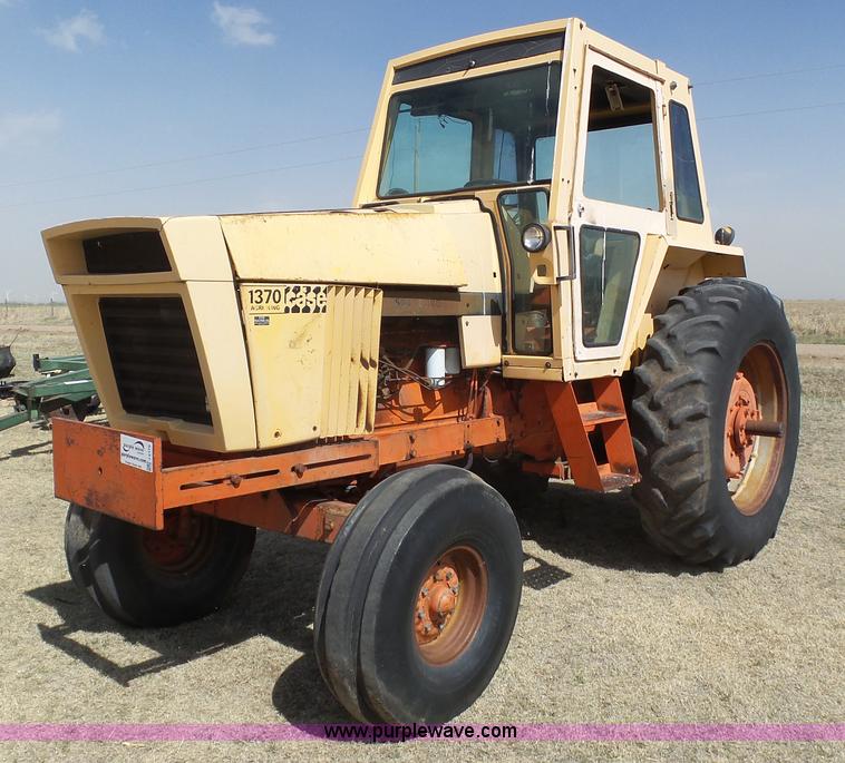 image for item J6175 1972 Case 1370 tractor