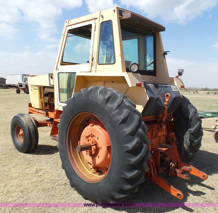 image for item J6175 1972 Case 1370 tractor