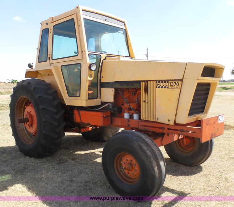 image for item J6175 1972 Case 1370 tractor