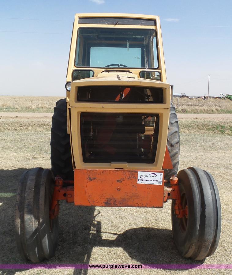 image for item J6175 1972 Case 1370 tractor