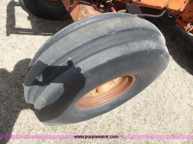 image for item J6175 1972 Case 1370 tractor