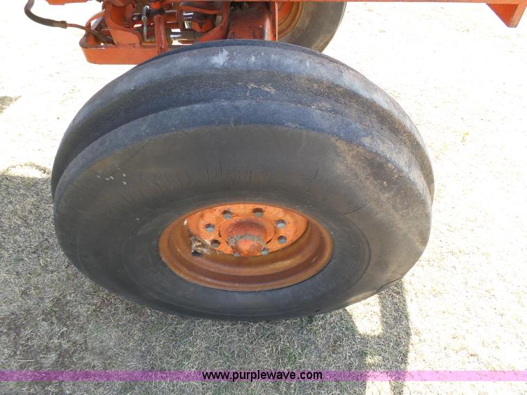 image for item J6175 1972 Case 1370 tractor